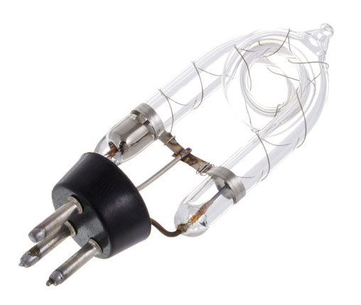 Blitzr&ouml;hre mit Doppelwendel, 230V, 150W, 3-pin-Spezialsockel